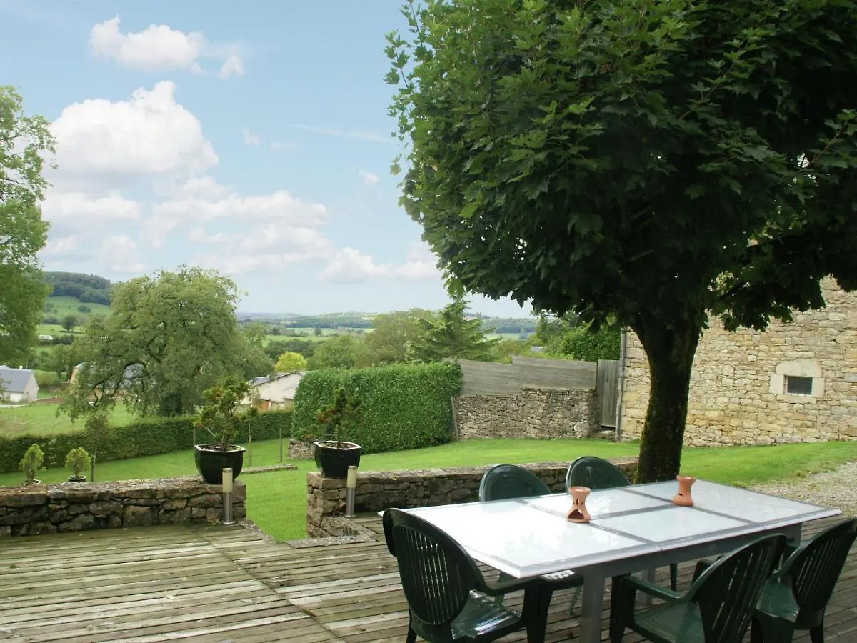 Cosy Holiday Home With Garden Saint-Geniez-dʼOlt Francia