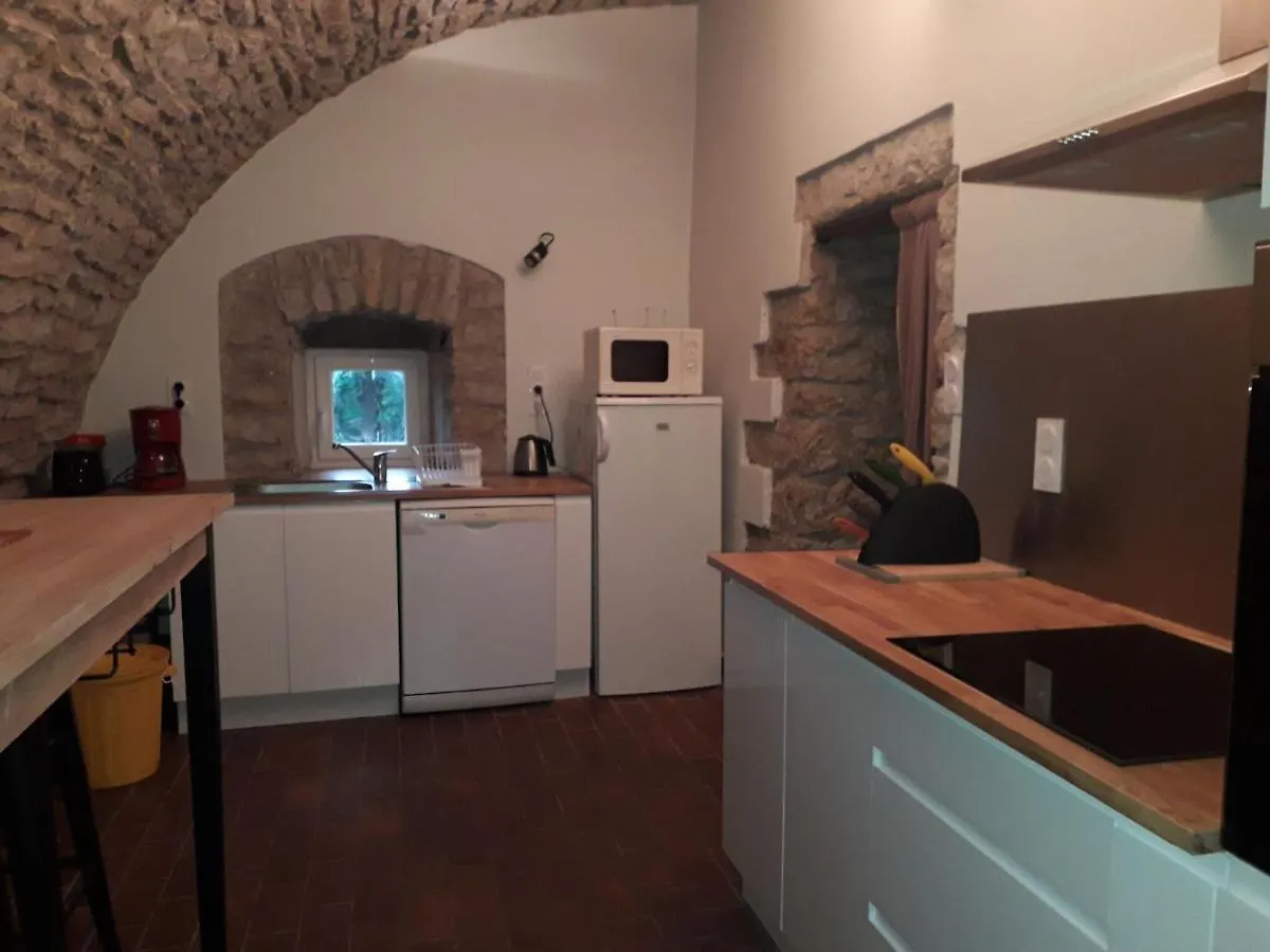 Cosy Holiday Home With Garden Saint-Geniez-dʼOlt Francia